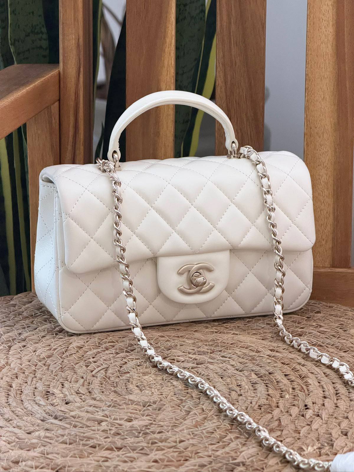 CHANEL 
Super Master Quality ⚡️
Original Packing 🎁
Size 20CM📏
For Price 👇 WhatsApp✅
0568585901 
0507557372
0552275751 Owner Zain 👌

Zain321
♥️♥️♥️