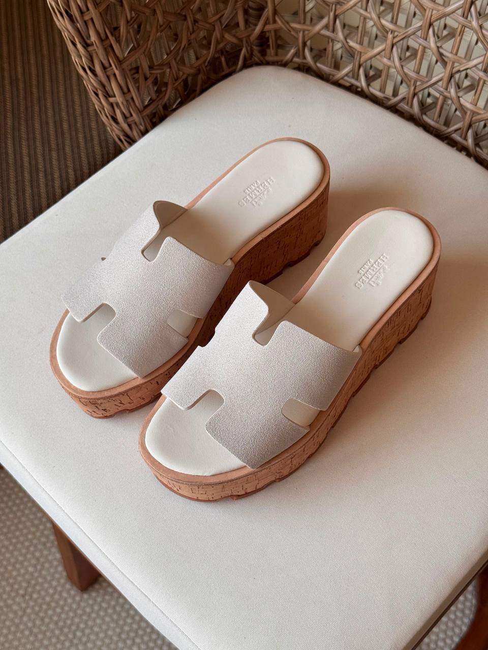 HERMES 
✨ Collection
👠 36–41
💎 Premium Quality
🔥 Super Master
450 dhs🇦🇪🇦🇪

Zain198
♥️♥️♥️