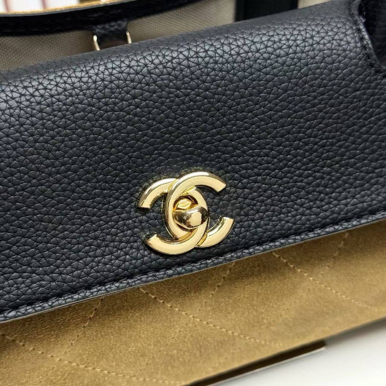 CHANEL 
MASTER QUALITY
325 dhs🇦🇪🇦🇪

Zain39
♥️♥️♥️