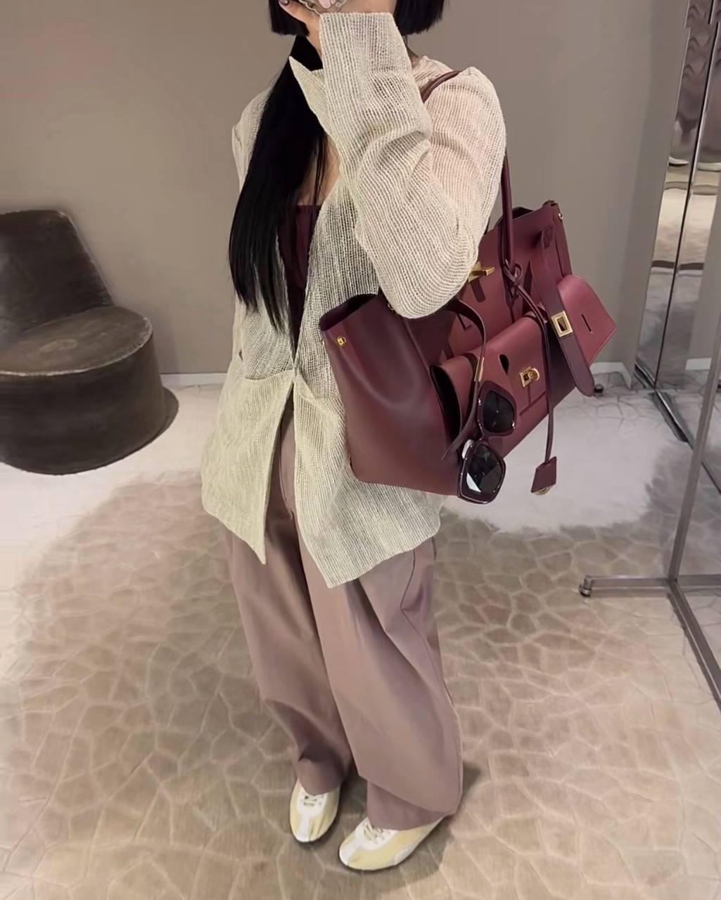 BALENCIAGA 
COPY ONE 
BIG SIZE 
250 dhs✅

Zain295
♥️♥️♥️