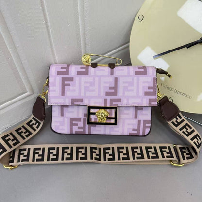 Fendi 

70 dhs🇦🇪🇦🇪

Zain242
♥️♥️♥️