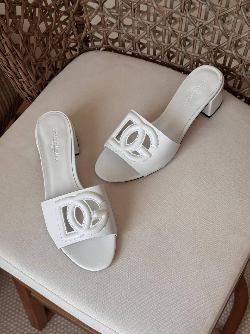 🩶 D&G 🩶
✨ New Collection
👠 36–41
💎 Premium Quality
🔥 Super Master
400 dhs💓

Zain198
♥️♥️♥️