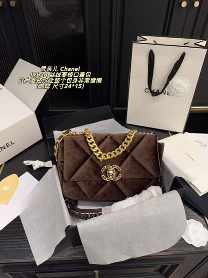 Chanel
Master
Velvet Material
250 dhs🪙

Zain228
♥️♥️♥️