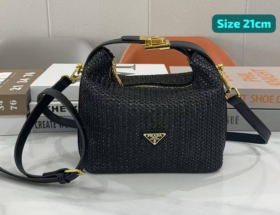 Prada
Good quality 
100 dhs✅✅

Zain186
♥️♥️♥️