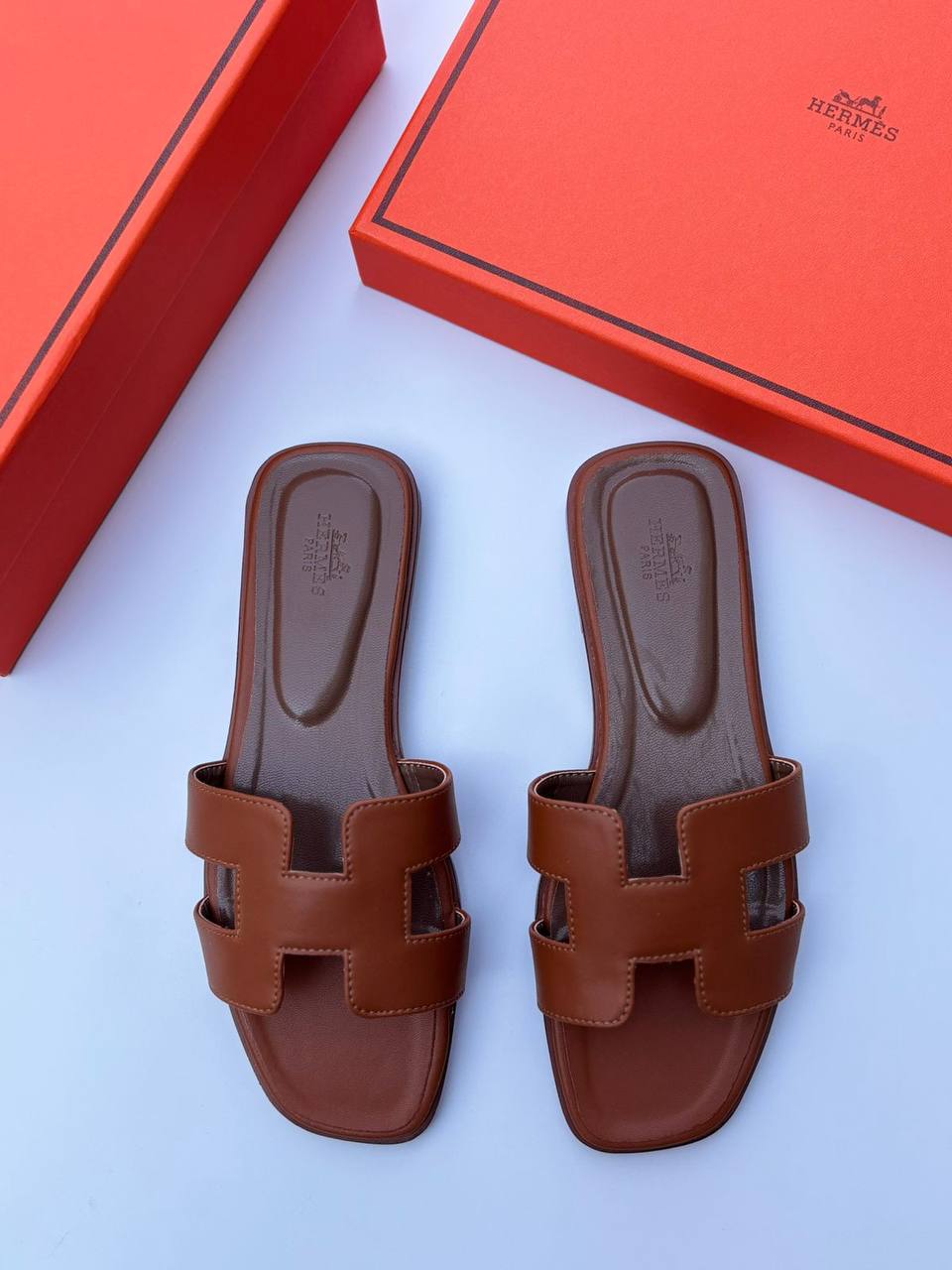 Hermes slipper
100 dhs🪙💕
High Quality
Size 36-42

Zain55
♥️♥️♥️