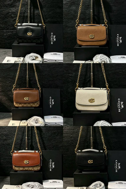Coach

100 dhs🇦🇪🇦🇪🇦🇪

SIZE：20cm
GOOD-quality 
with box

Zain35
♥️♥️♥️