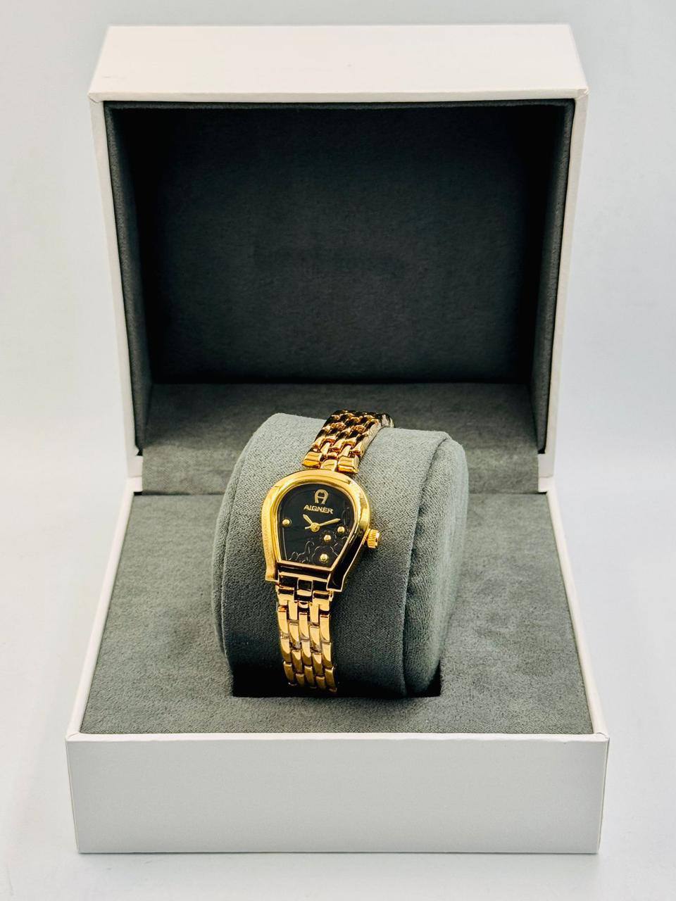 Aigner ladies
*New Arrival*🔥
55 dhs✅

Zain08
♥️♥️♥️
