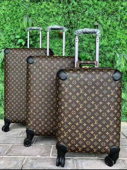 Brand luggage 
3 in 1 set
Size : 30 + 20 + 10 kg
500 dhs🪙🌨️
Full Set

Zain115
♥️♥️♥️