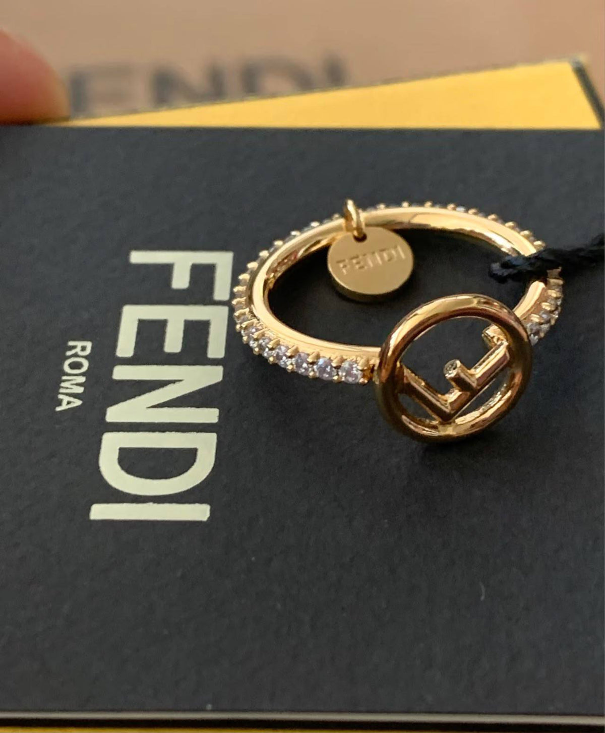FENDI ❤️‍🔥
Ring 💍 available size👇
6,7,8,9
Master quality 💯
With normal boxes 🗃️ 
45 dhs🇦🇪🇦🇪

With master box 📦 
60 dhs 🇦🇪🇦🇪

Zain216
♥️♥️♥️