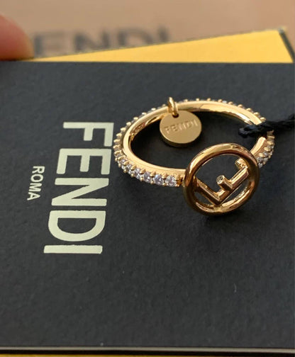 FENDI ❤️‍🔥
Ring 💍 available size👇
6,7,8,9
Master quality 💯
With normal boxes 🗃️ 
45 dhs🇦🇪🇦🇪

With master box 📦 
60 dhs 🇦🇪🇦🇪

Zain216
♥️♥️♥️