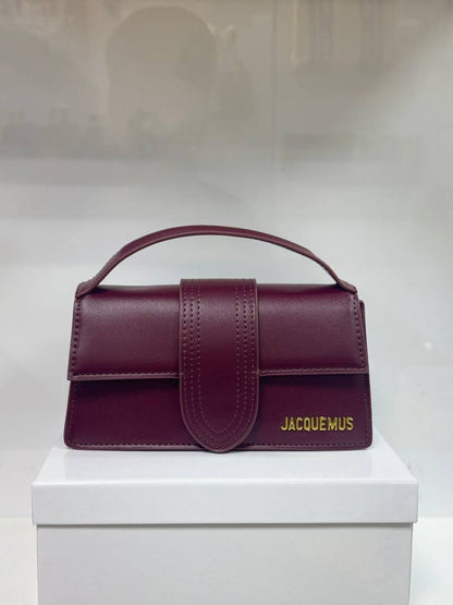 Jacquemus
Best quality 

with box’s 
🎁🎁🎁

100 dhs✅
size 24 Cm

Zain290
♥️♥️♥️