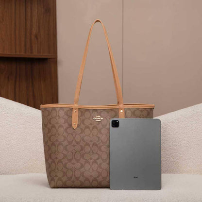 Coach
100 dhs❣️
2in1
Both sides are usable.

Zain07
♥️♥️♥️