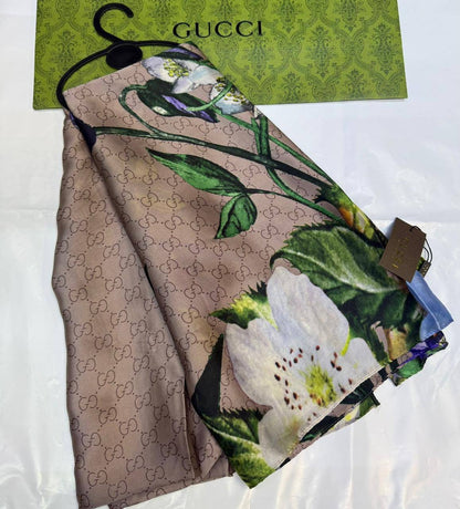 LV - Gucci
Silk scarf 
40 dhs✅
55 dhs✅ 

with box🎁🎁🎁

Zain93
♥️♥️♥️