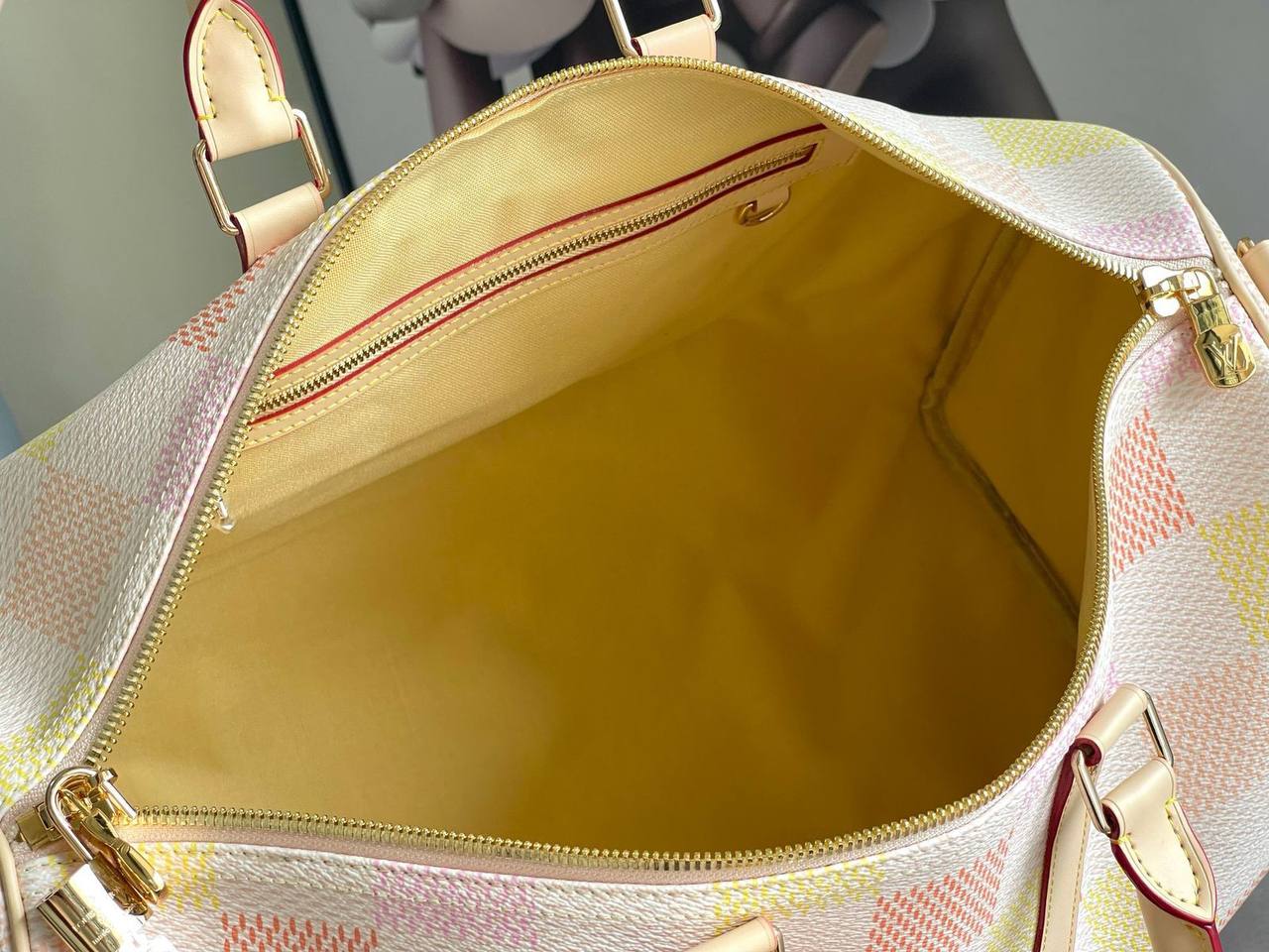 LV

TRAVELLING BAG COPY ONE 

SPECIAL OFFER ONLY 

125 dhs🪙🌨️
⛔️

Zain39
♥️♥️♥️