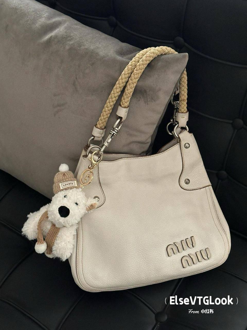 Miu Miu
Master
330 dhs🪙💕

Zain228
♥️♥️♥️