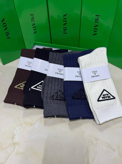 LONG SOCKS 🧦 

WITHBOX 
🎁🎁🎁

40 DHS🪙🌨️

Zain40
♥️♥️♥️