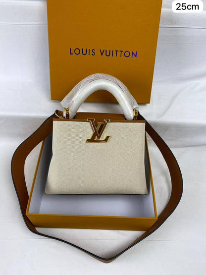 🥇LV Capucenis
1️⃣ First quality +🎁
Size : 25 * 17 cm
100 dhs✅
with box🎁

Zain115
♥️♥️♥️