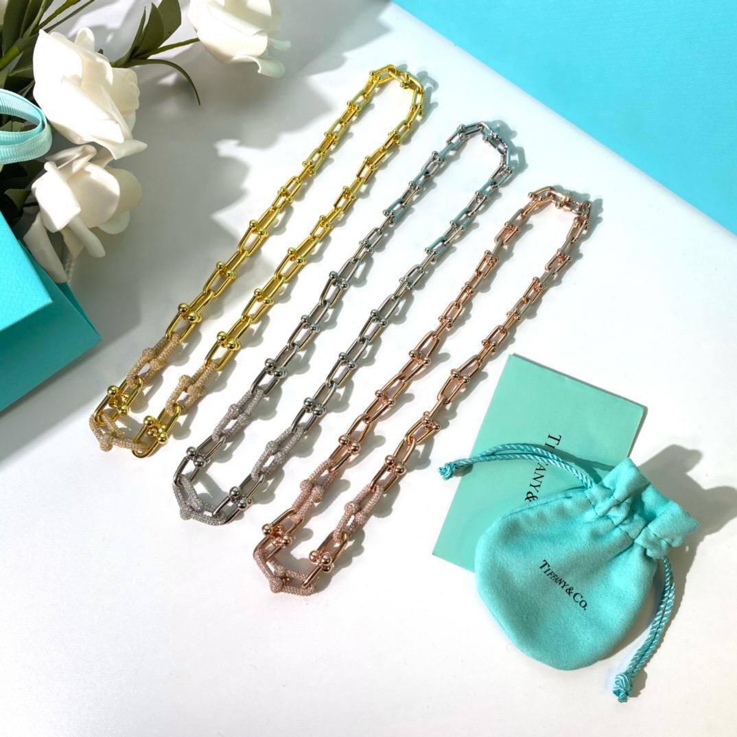 Tiffany set❤️‍🔥*
Necklace 🐦‍🔥
Earring🌸
Bracelet 🍁
Master quality 💯
With normal boxes 📦 
380 dhs🪙🌺
With master box 🗃️ 
400 dhs🪙🌺

Zain216
♥️♥️♥️