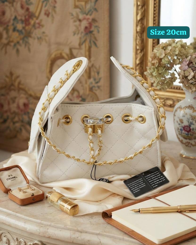 Chanel
Good quality 
with box 
120 dhs✅

Zain186
♥️♥️♥️