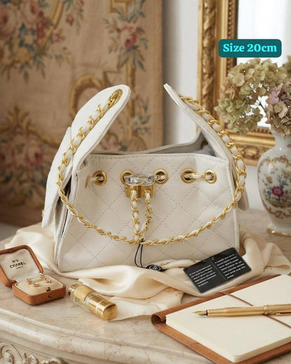 Chanel
Good quality 
with box 
120 dhs✅

Zain186
♥️♥️♥️