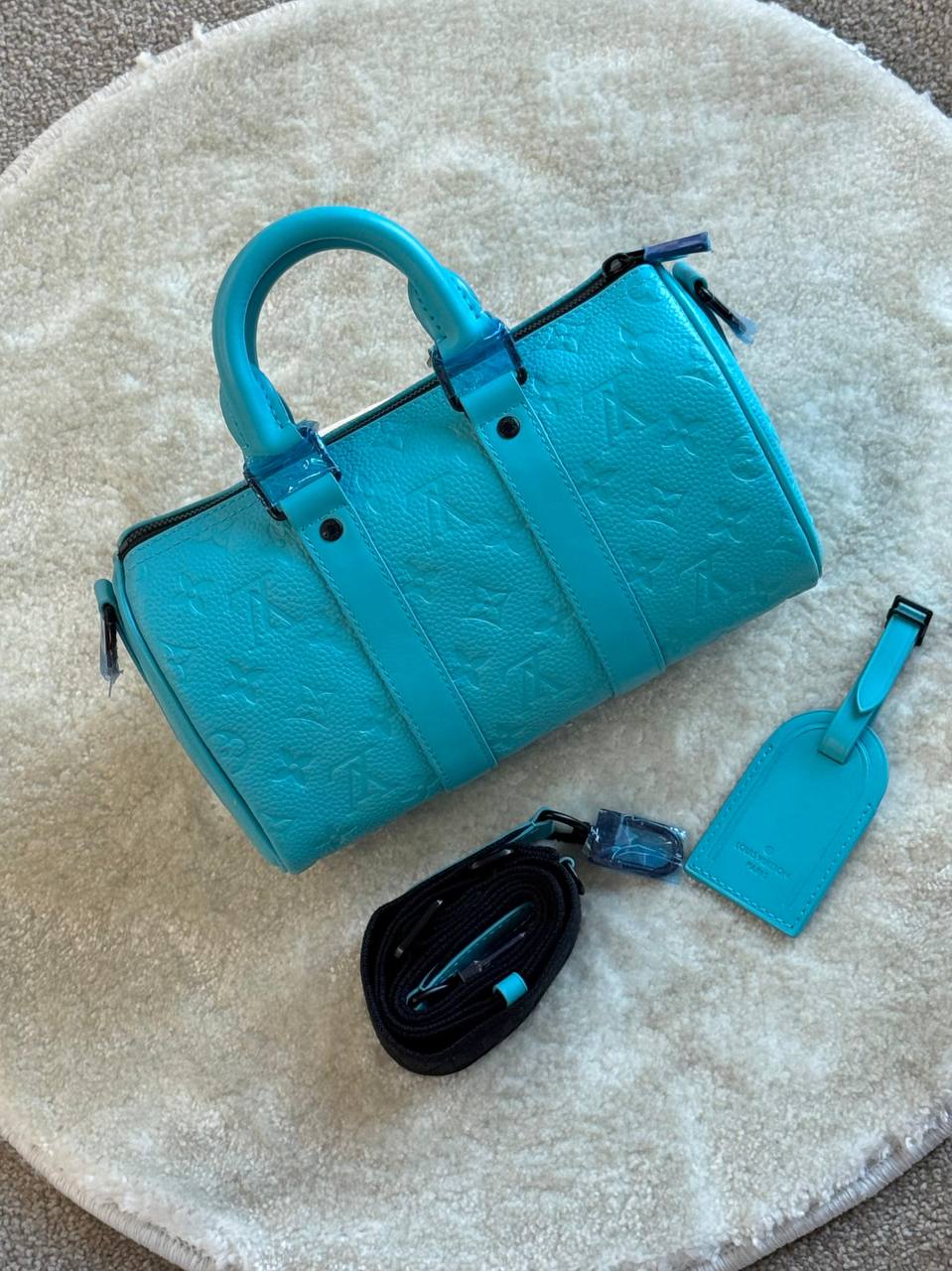 *NEW COLLECTION:BD046❗*
*BRAND- LOUIS VUITTON ❗*
*Keepall Bandouliere 25 BAG❗*
*SUPER MASTER QUALITY ❗*
*❗❗*
*BOX WITH  PAPERBAG ❗*
For Price 👇 WTSP Text Zain 0568585901

Zain267
♥️♥️♥️