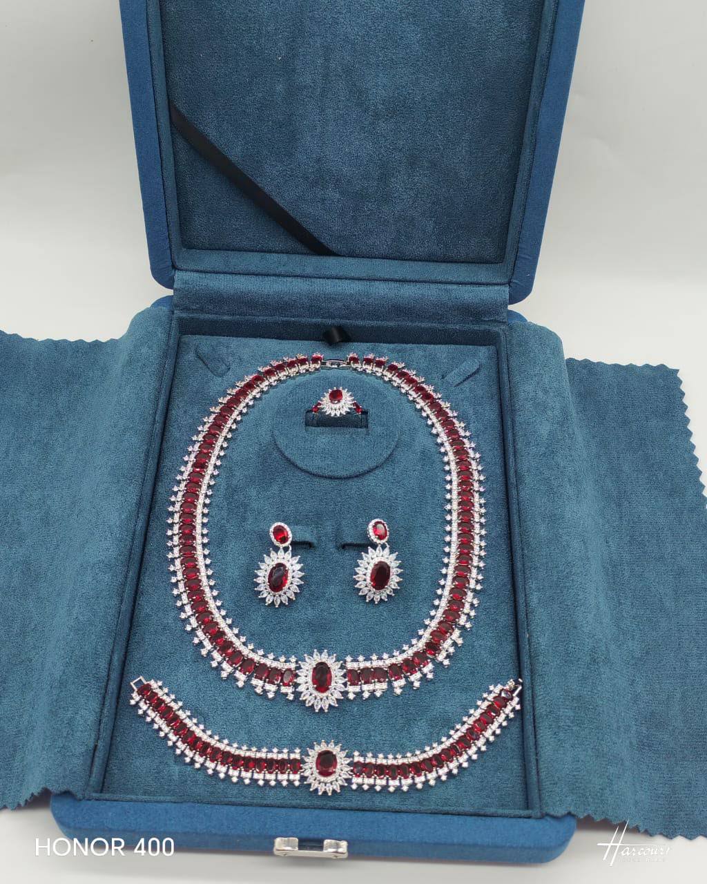 Accessories  set

360 dhs🇦🇪 set with box

280 dhs🇦🇪  set without box

Zain122
♥️♥️♥️