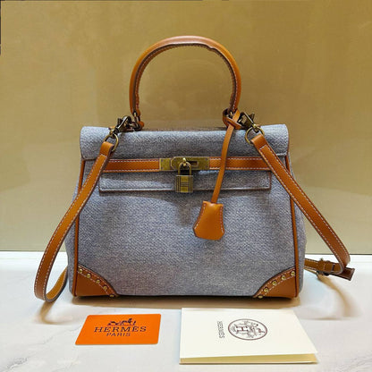 HERMES 
NEW CAME BIG SIZE 
105 dhs🪙🌨️

Zain39
♥️♥️♥️