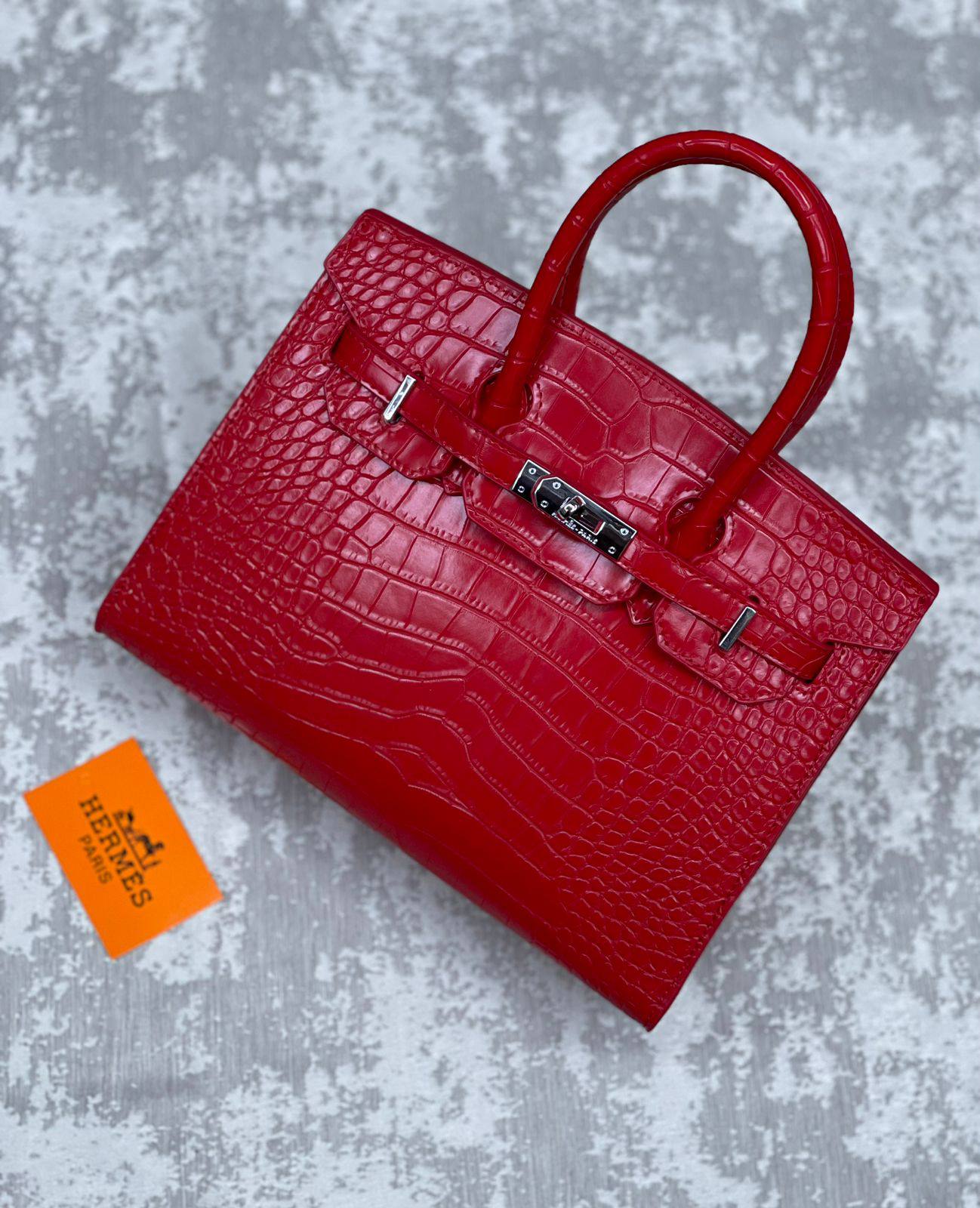 Hermes
115 dhs❣️
Size 25 cm.

Zain175
♥️♥️♥️