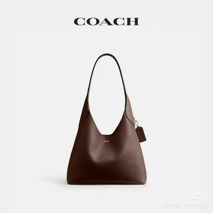 COACH
👑Good  QUALITY 
SIZE：30cm
100 dhs🪙💕

Zain04
♥️♥️♥️