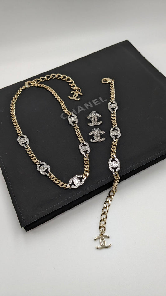 Chanel

Master Quality

Necklace, Earrings & Bracelet

220 dhs🇦🇪 with Normal Box 🎁
240 dhs🇦🇪 with Good Box 🎁
280 dhs🇦🇪 with Master Box 🎁

Zain210
♥️♥️♥️