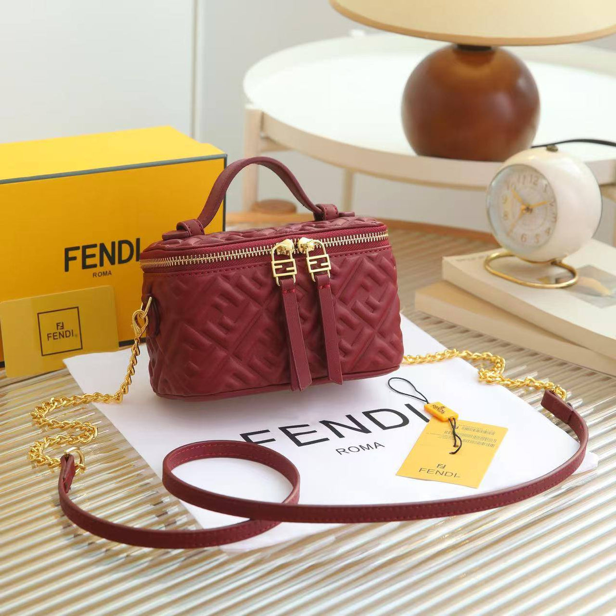 FENDI

Best quality 
with box
80 dhs🇦🇪🇦🇪

size 17CM

Zain290
♥️♥️♥️