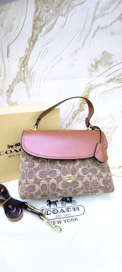 Coach
100 dhs🇦🇪🇦🇪
with box

Zain203
♥️♥️♥️