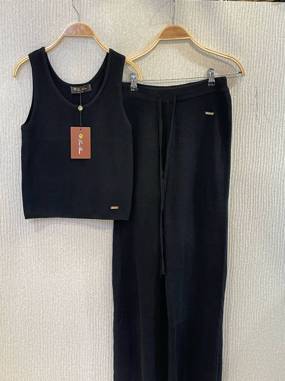 *New collections       
250 dhs🇦🇪🇦🇪
*good  quality  
*Sizes:S M L * 
*AVAILABLE NOW*🥰🛍️🛍️

Zain231
♥️♥️♥️