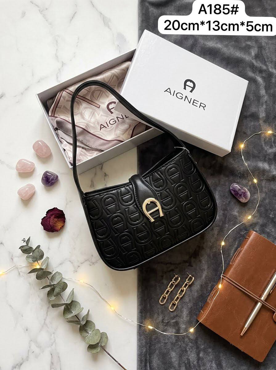 Aigner 

95 dhs
With box 

Zain72
♥️♥️♥️