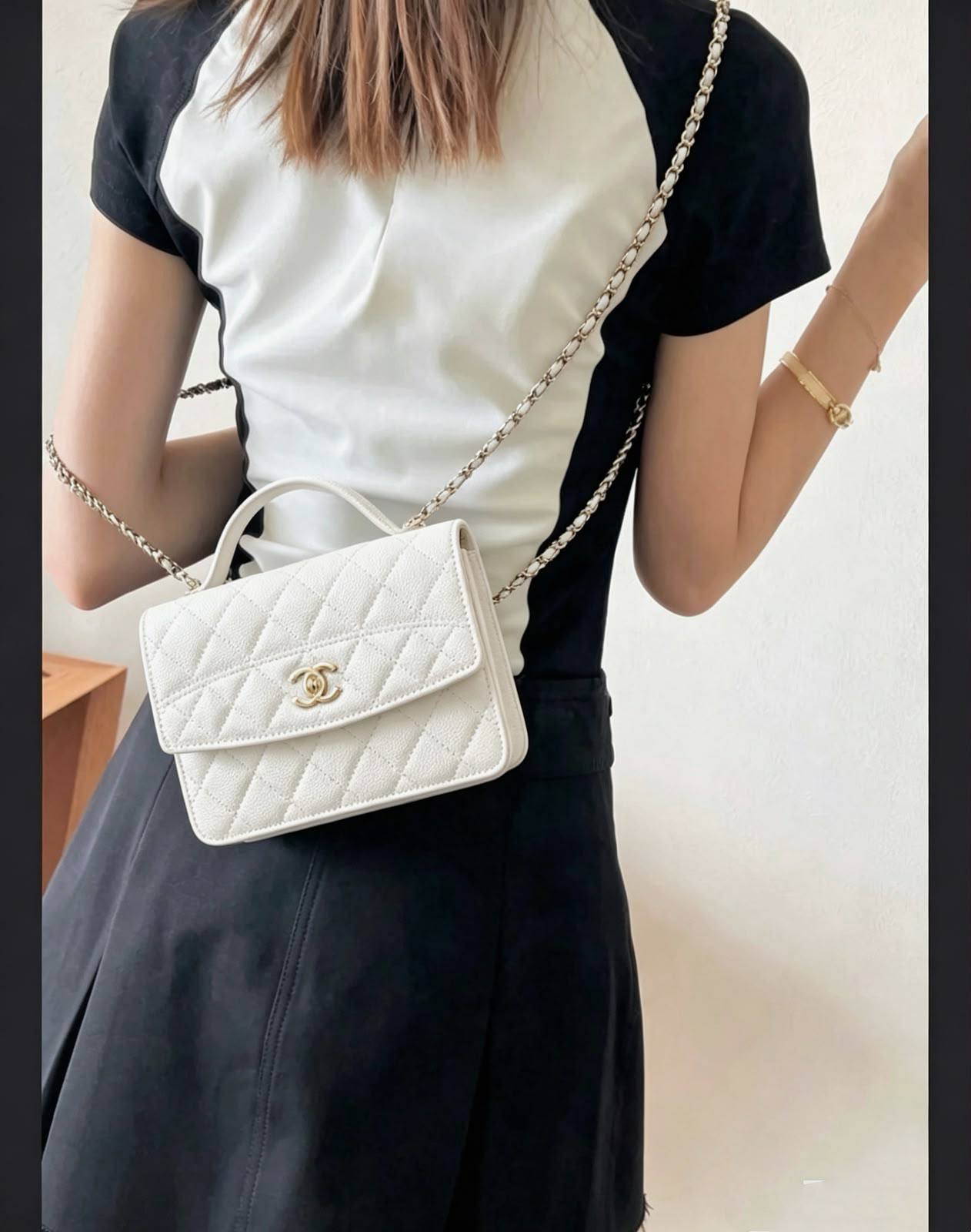 CHANEL 
COPY ONE 
 WITH BOX 
150 dhs🇦🇪🇦🇪

Zain295
♥️♥️♥️