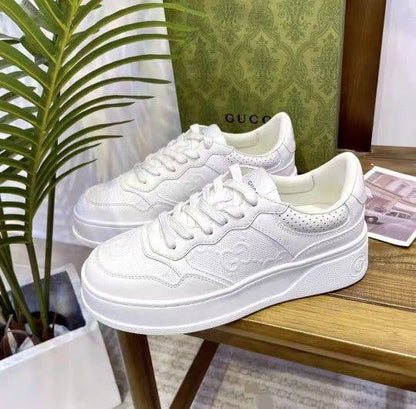 GUCCI 

280 dhs🗽
*SIZE  36   TO   42*

Zain224