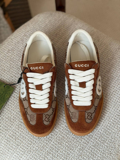 GUCCI 🤎

Size: 36 to 41
Super master quality 
450 dhs🌺

Zain198
♥️♥️♥️
