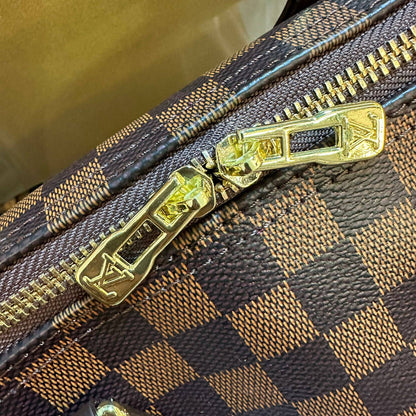 LV

SPEEDY 
NEW CAME 25CM ,

GOOD QUALITY 

WITH BOX 
100 dhs🇦🇪🇦🇪🇦🇪

Zain39
Zain295
♥️♥️♥️