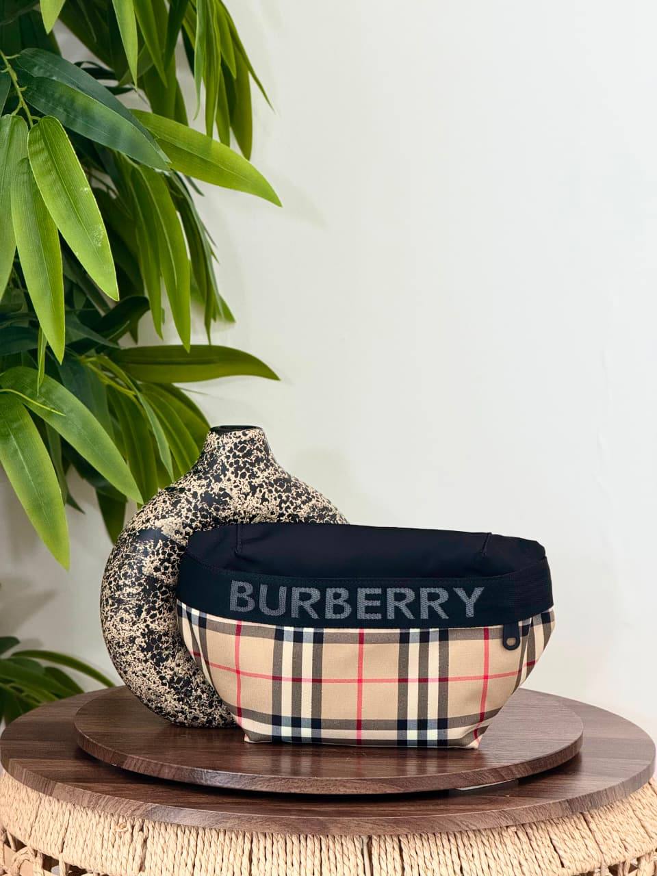 BURBERRY
*❗️BUMBAG ❗*
*SUPER MASTER QUALITY ❗*
550 dhs✅
. *WITH  PAPERBAG❗*

Zain267
♥️♥️♥️