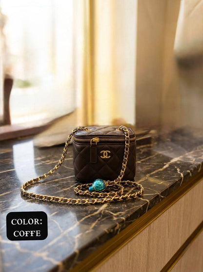 Chanel ᴘᴇᴀʀʟ ᴄʜʀᴜsʜ 
ᴡɪᴛʜ ʙᴏx
ʟᴀᴍʙsᴋɪɴ
sɪᴢᴇ:ɴᴀɴᴏ
95 dhs🇦🇪🇦🇪

Zain56
♥️♥️♥️