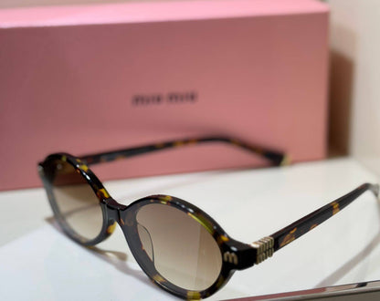 Miu Miu
MASTER QUALITY…....😍
190 dhs🪙🌨️
NEW COLLECTION ARRIVED 🌹🌹

Zain108
♥️♥️♥️