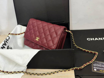 Chanel 
90 dhs💛
with box
size 20×5×14cm

Zain42
♥️♥️♥️