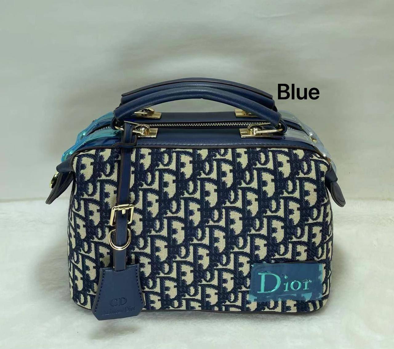 💐 Brand Boston
1️⃣ First  quality
Size : 27 * 25 cm
95 dhs🇦🇪🇦🇪

Zain115
♥️♥️♥️