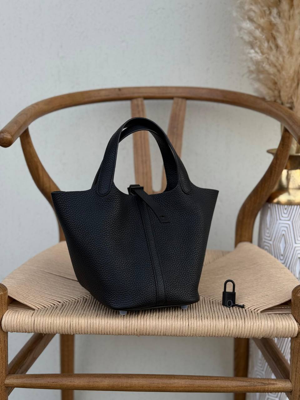 HERMES
18cm
370 dhs✅
Top quality 
With box🎁

Zain167
♥️♥️♥️