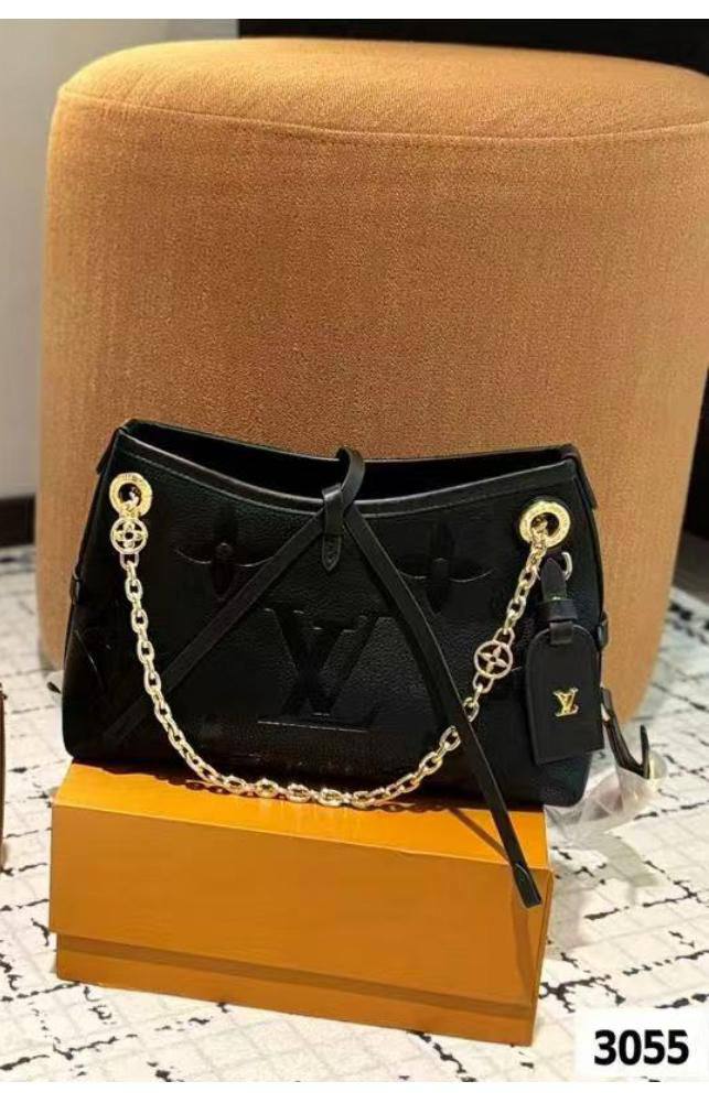 LV
Quality 💯
Size 24cm

100 dhs✅
With box 📦

Zain70
♥️♥️♥️