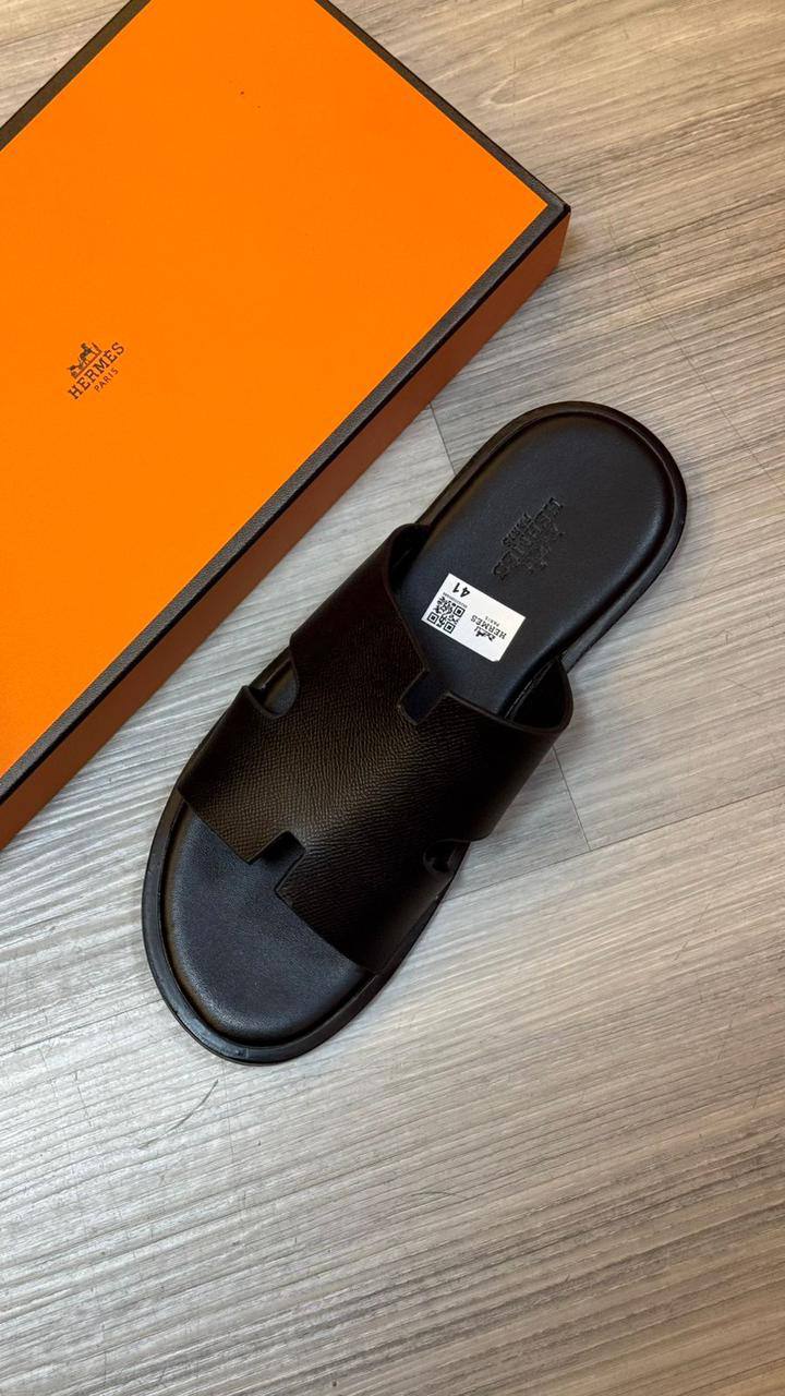 Hermes
size 40 TO 45 
110 dhs🇦🇪

Zain183
♥️♥️♥️