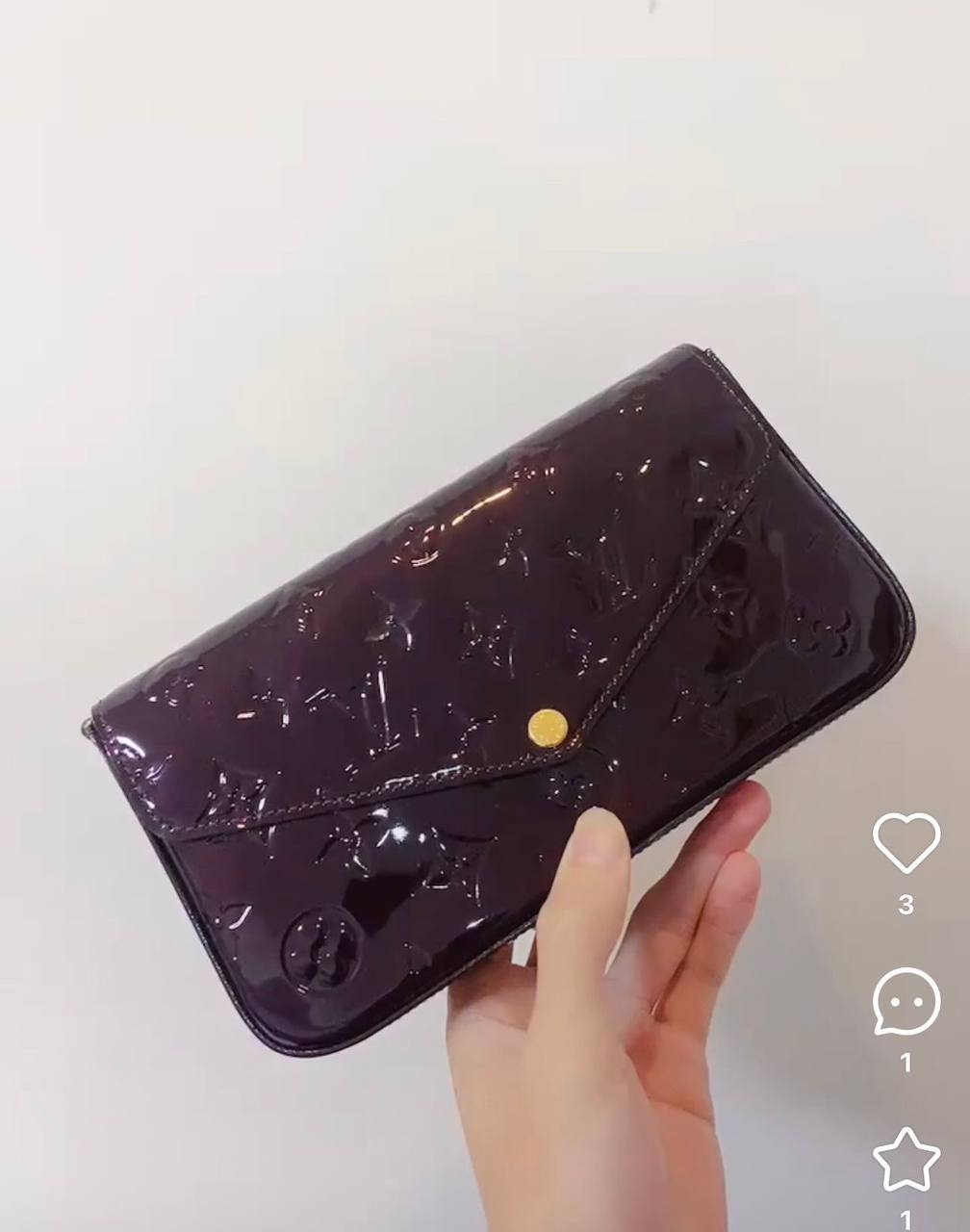New LV
good quality, 

with box, 
🎁🎁🎁
size 21* 12 cm 
85 dhs🪙🌨️

Zain12
♥️♥️♥️