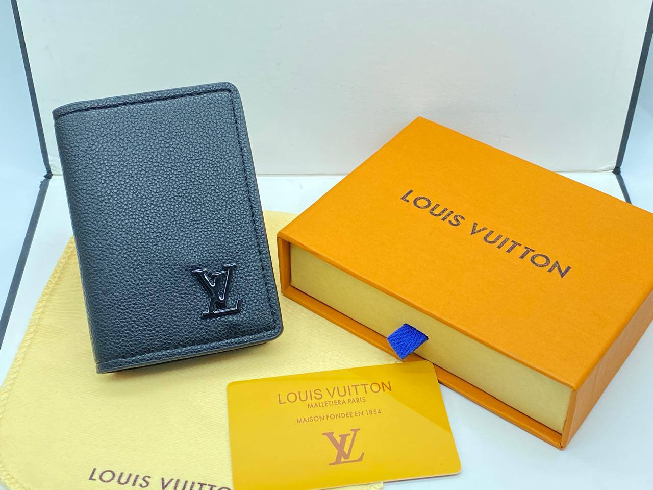 LV WalleT
60 dhs

Zain33
♥️♥️♥️