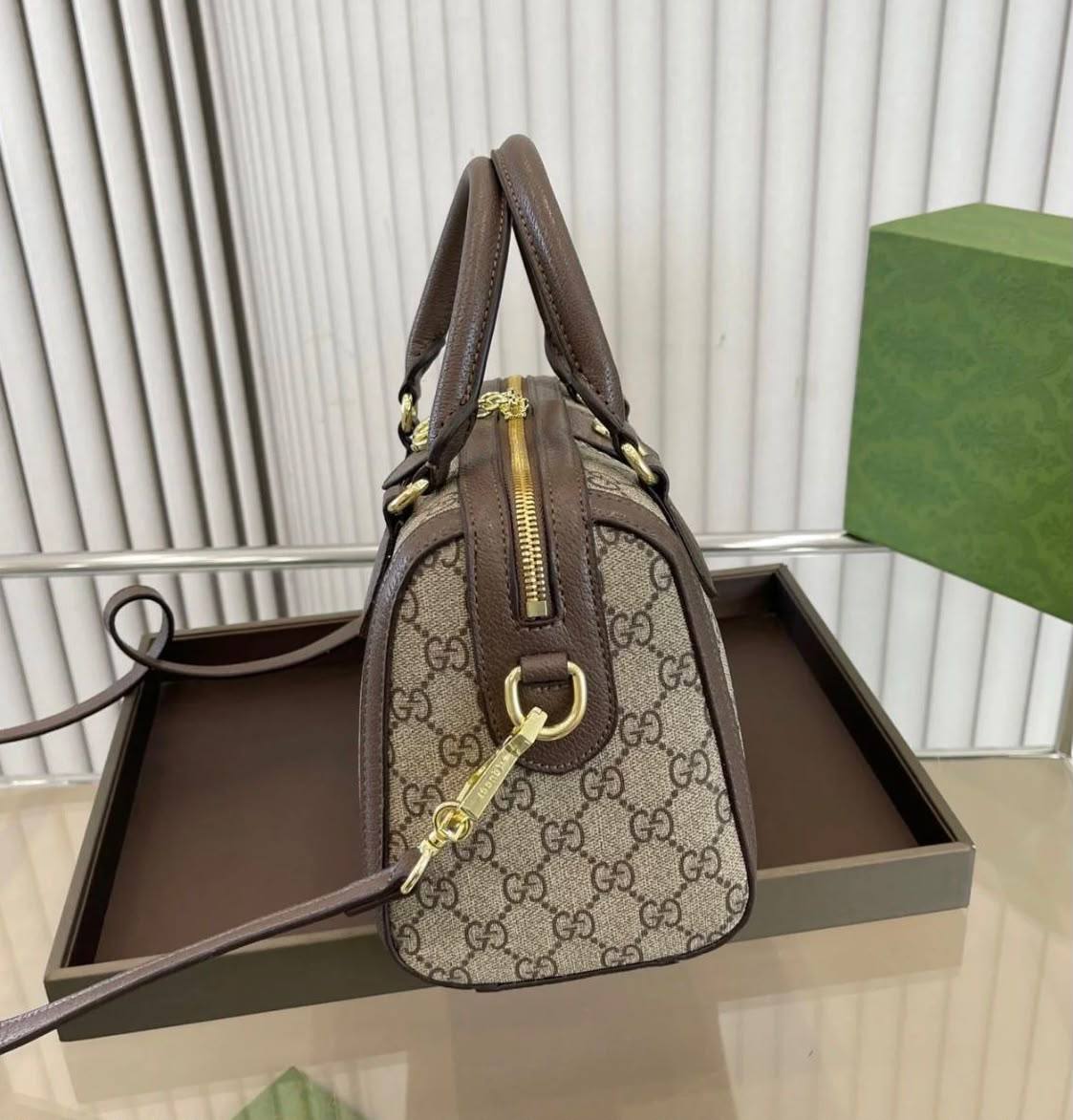 GUCCI 

NEW CAME 

GOOD QUALITY 

100 dhs🇦🇪🇦🇪
Zain39
♥️♥️♥️