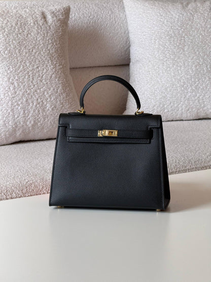 Hermes kelly 25cm💕master quality😍

with box❤️
🎁🎁🎁

380 dhs🪙🌨️

Zain52
♥️♥️♥️